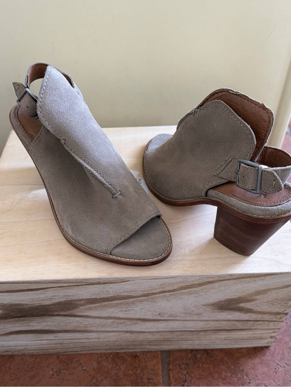 FRYE ASH Courtney suede slingback mule heels